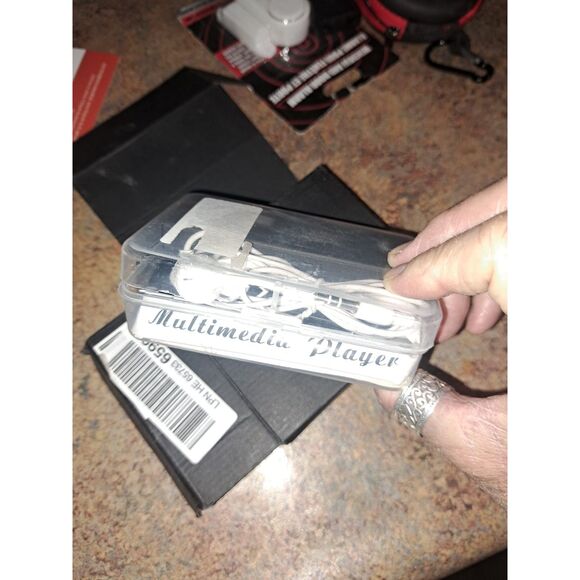 NIB -MP3/MP4 Portable Player,1.8 Inch LCD Screen Black - Picture 4 of 5